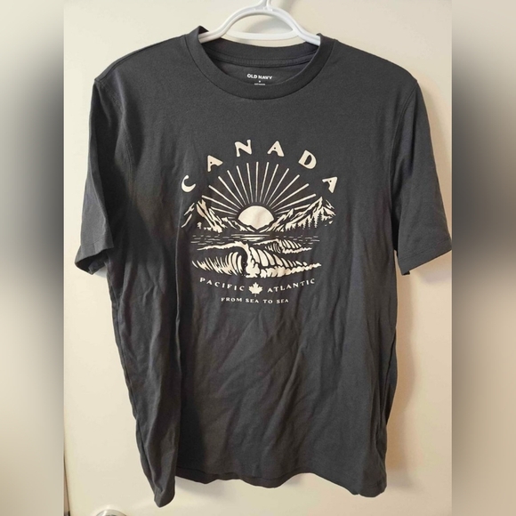 Old Navy Canada Graphic Unisex T-Shirt - Picture 1 of 3